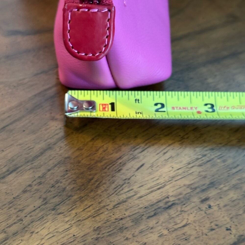 Ili New York Pink and Red Lip Design Women's Leather Cosmetic Bag EUC - Picture 8 of 8